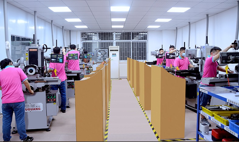 Jak kvalita povrchu ovlivňuje výkon součásti formy?